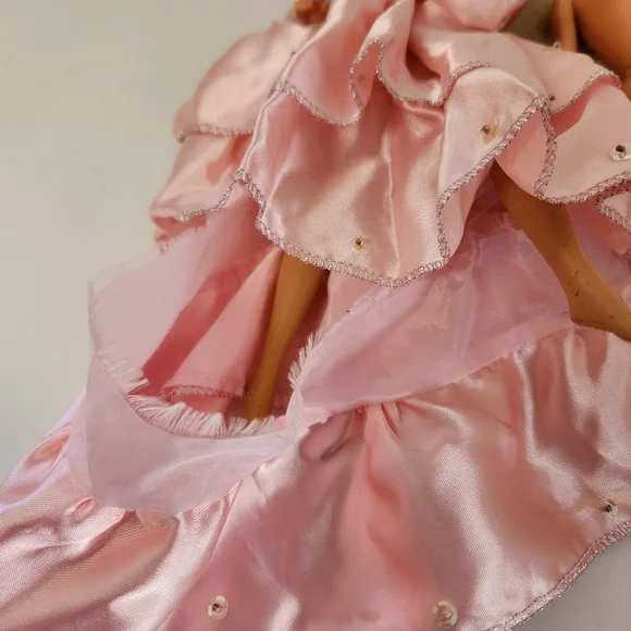 Vintage Barbie Doll Lot of 2 Dolls Blonde Pink Ruffle Dress 90s 1990s Blue Eyes - Picture 6 of 7